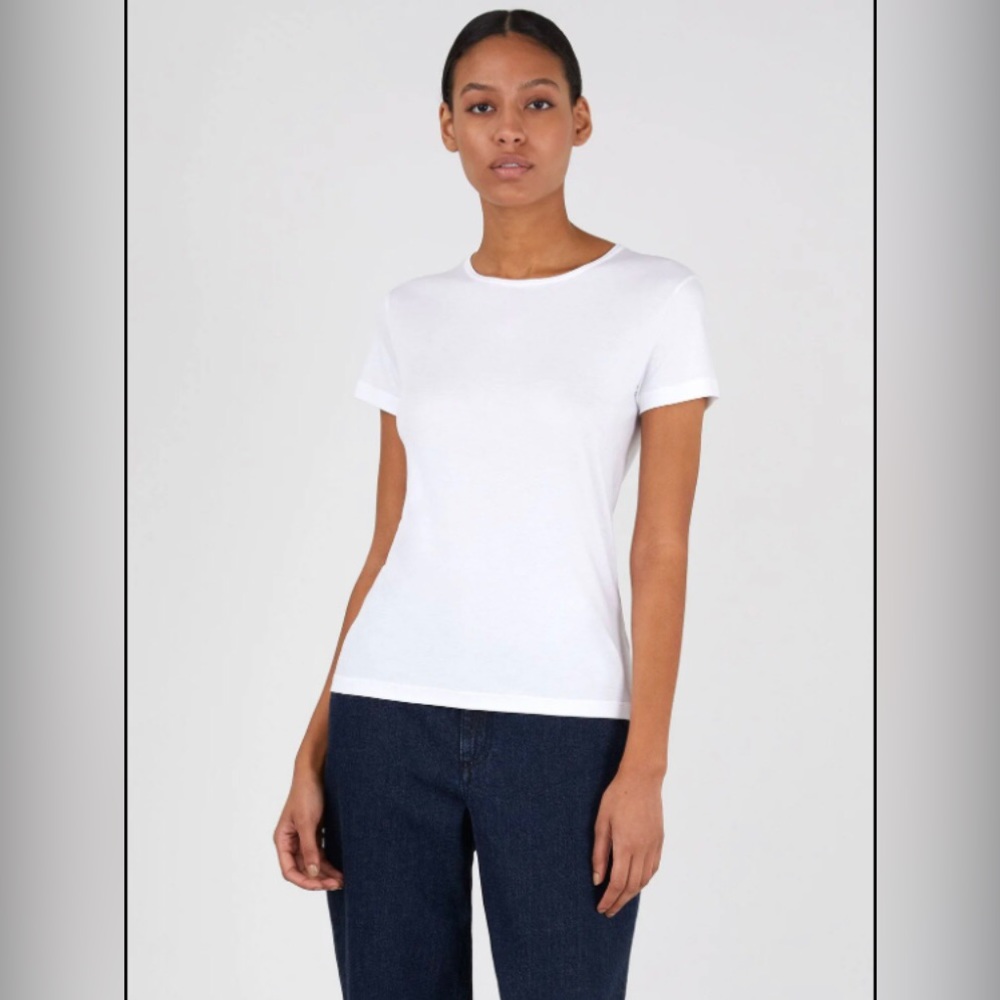 🌞-Plain white tee-